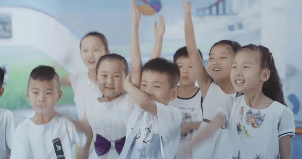 花花牛丨每天一杯奶，幸福健康喝出來！?。? style=