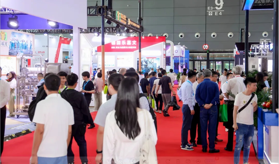 花花牛乳業(yè)集團(tuán)黨委書記、董事長唐洪峰一行參加中國乳制品工業(yè)協(xié)會第三十次年會暨2024中國（國際）乳業(yè)技術(shù)博覽會