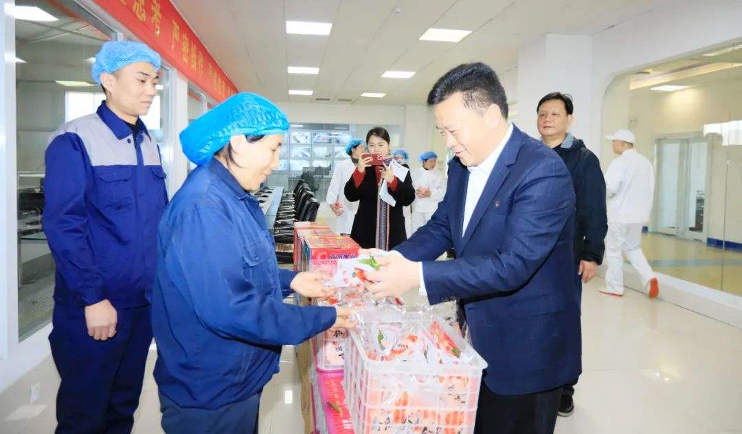 新春慰問送關(guān)懷——集團(tuán)黨委書記、董事長慰問春節(jié)期間堅(jiān)守崗位的一線職工