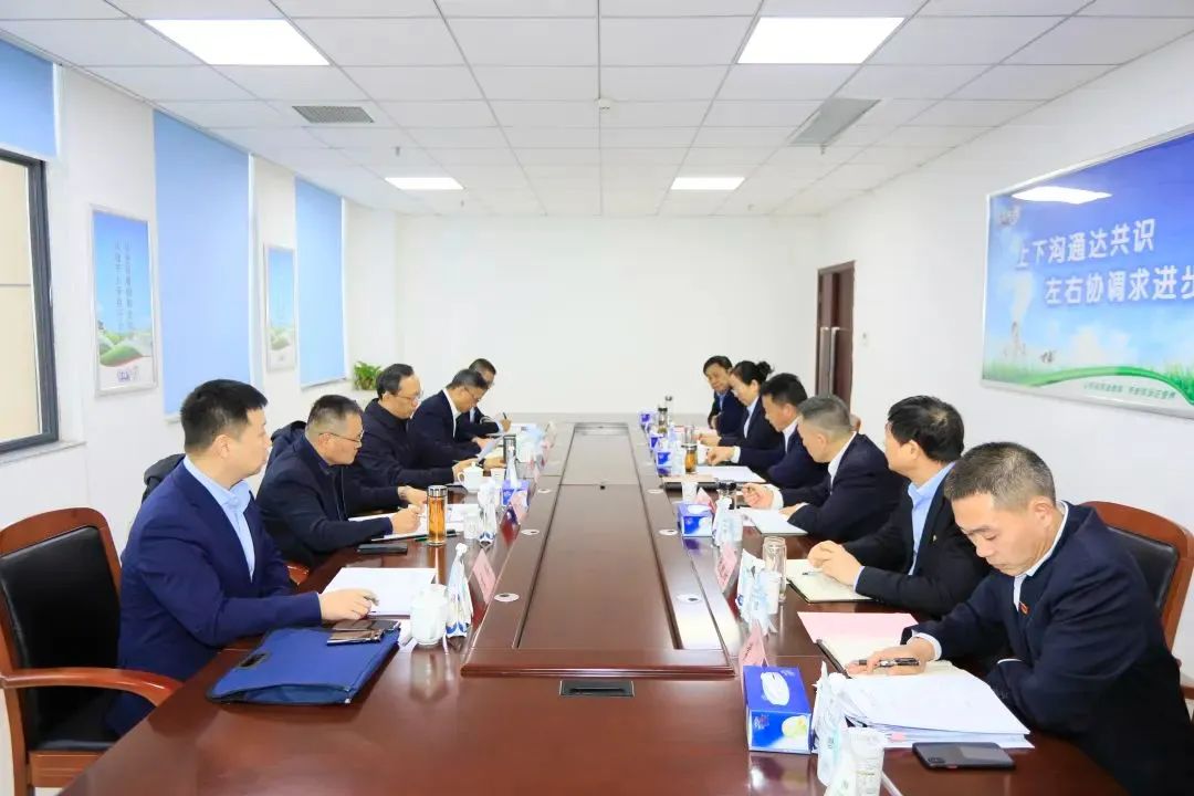 省政府國(guó)資委黨委書(shū)記、主任李濤一行到花花牛乳業(yè)集團(tuán)調(diào)研