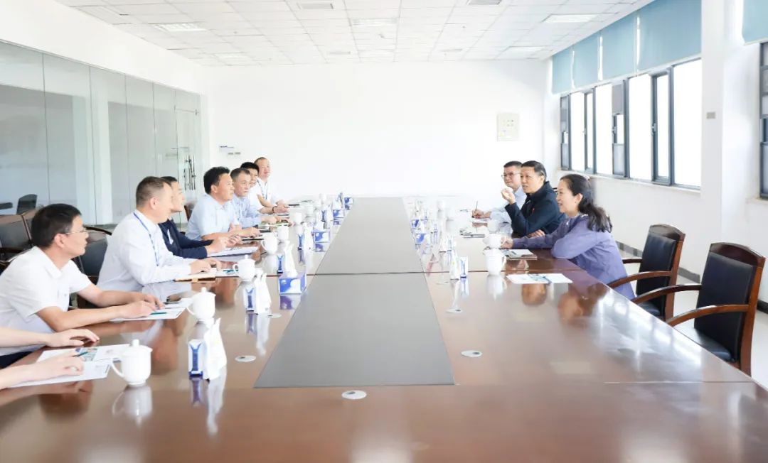 快樂過“雙節(jié)”，安全不放假｜河南農(nóng)投集團(tuán)黨委書記、董事長李曉寰一行蒞臨花花牛乳業(yè)集團(tuán)開展“雙節(jié)”安全生產(chǎn)大檢查活動并慰問一線職工、