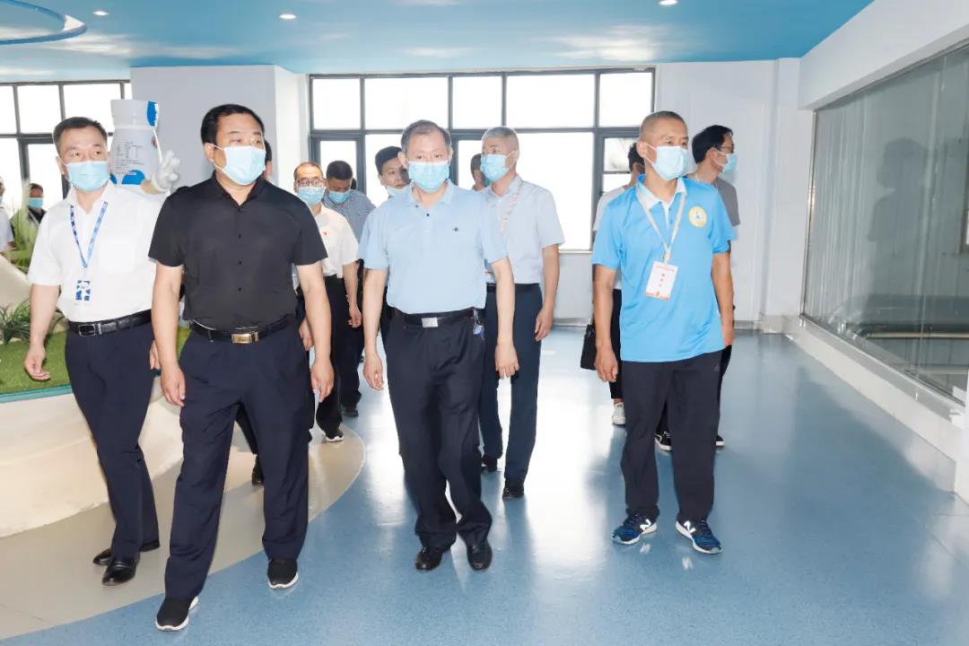 鄭州市安全生產(chǎn)雙重預(yù)防體系建設(shè)現(xiàn)場(chǎng)觀摩會(huì)在花花牛乳業(yè)集團(tuán)鄭州分公司召開(kāi)