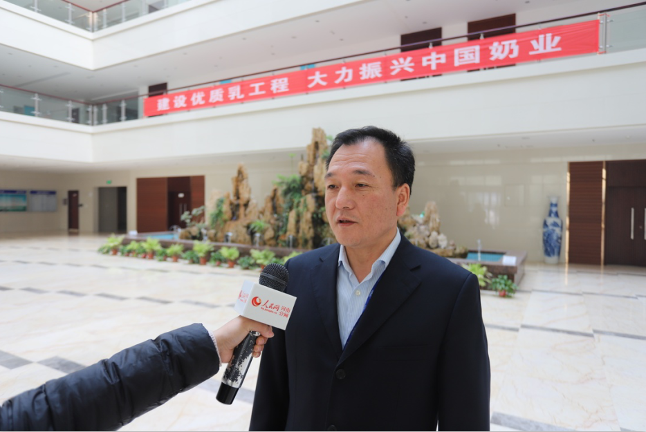 振興中國奶業(yè)，花花牛在行動