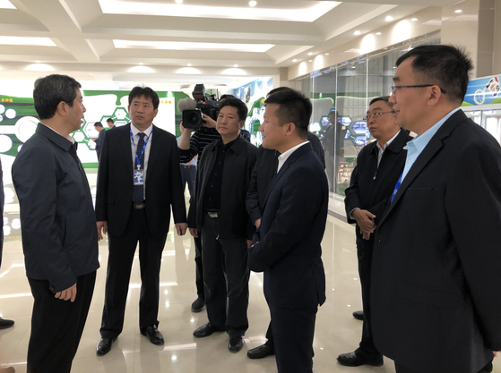 河南省委副書(shū)記、省長(zhǎng)陳潤(rùn)兒一行蒞臨 花花牛集團(tuán)魯山瑞亞牧業(yè)有限公司視察調(diào)研