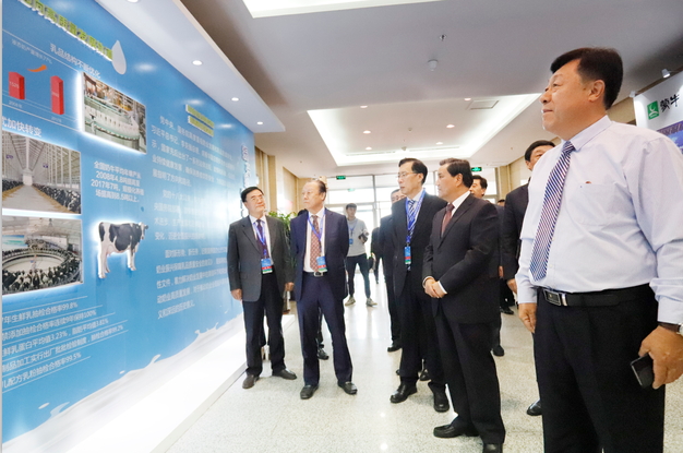 花花牛亮相中國奶業(yè)20強呼倫貝爾峰會，共話中國奶業(yè)振興！