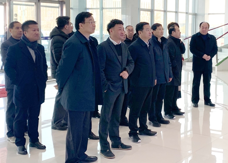 鄭州市委副書記、市長王新偉蒞臨花花牛乳業(yè)集團調研